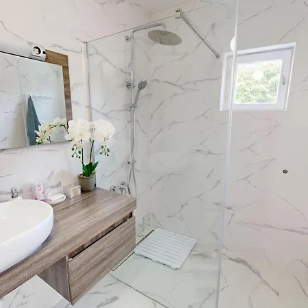 Appartement Alomhaz *