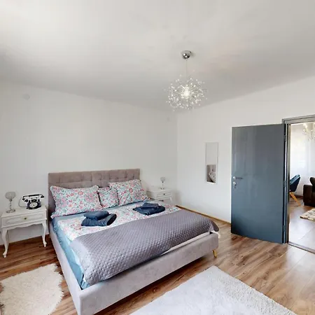 Appartement Alomhaz Balatonszabadi Fürdőtelep